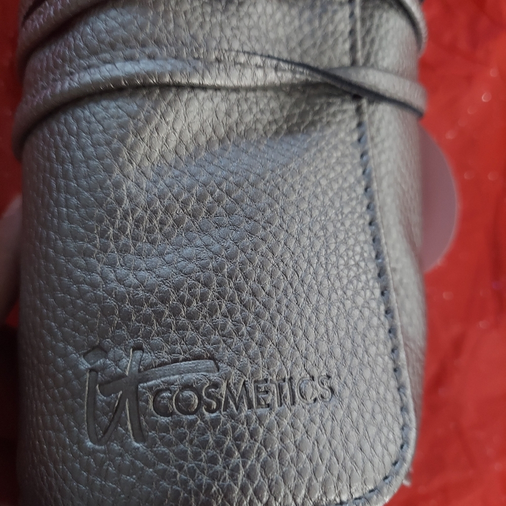 It Cosmetics Makeup Brush Set - Picture 14 of 16